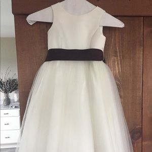David’s Bridal flowergirl dress size 2t